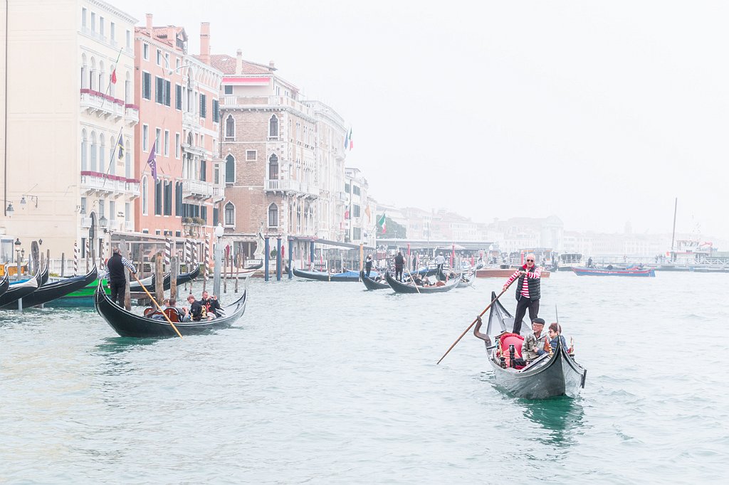 7 - IN GONDOLA TRA LA NEBBIA DEL CANAL GRANDE.jpg